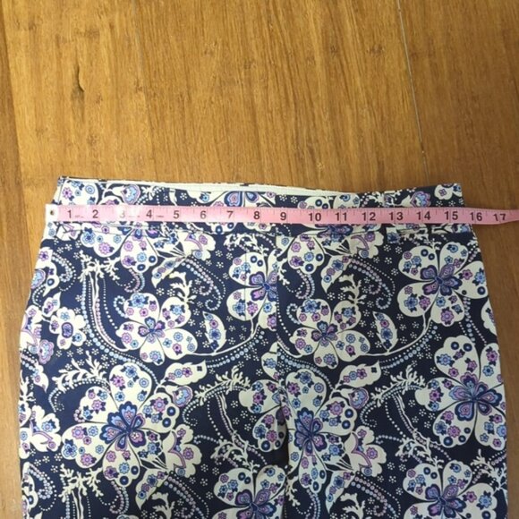 Talbots Blue Floral Perfect Crops - Picture 3 of 8